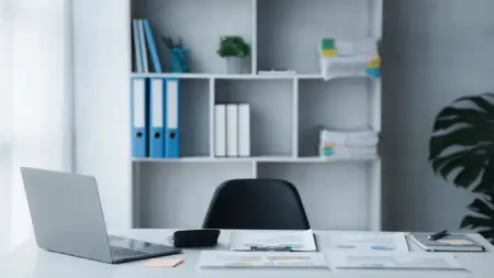 Homeoffice Büro sehr hell